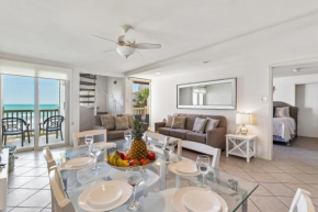Recently renovated! 3 beachfront balconies Beautiful and fully equipped condo